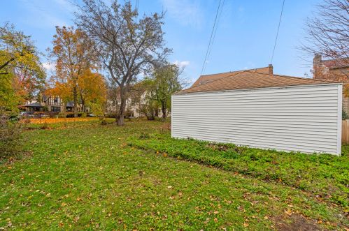 5110 Shoreland Ave, Milwaukee WI  53217-5541 exterior