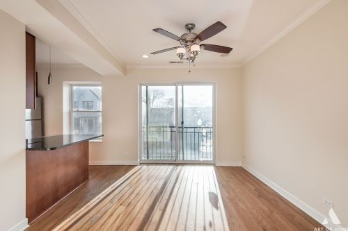 3739 Milwaukee Ave, Chicago, IL 60641-3092