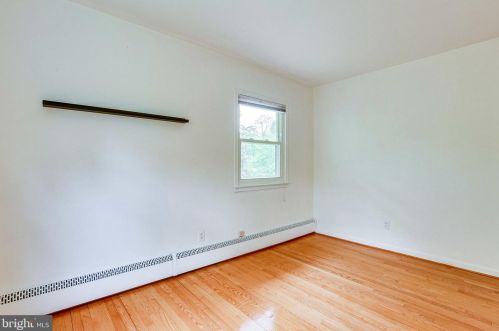 4301 Laurel Rd, Alexandria VA 22309-2520 exterior