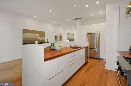 1329 10 St, Washington DC 20002-3718 exterior