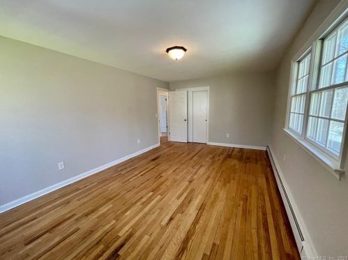 25 Longview Dr, Ridgefield CT 06877-3514 exterior