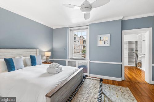 337 6th St, Philadelphia PA  19106-4138 exterior