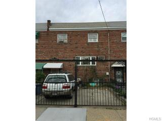 1119 Throggmorton Ave, Bronx NY  10465-1418 exterior