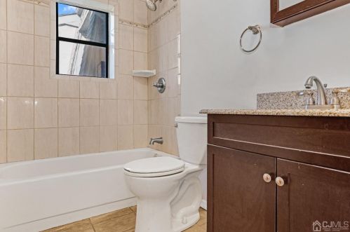 1708 Raspberry Ct, Edison NJ 08817-2745 exterior