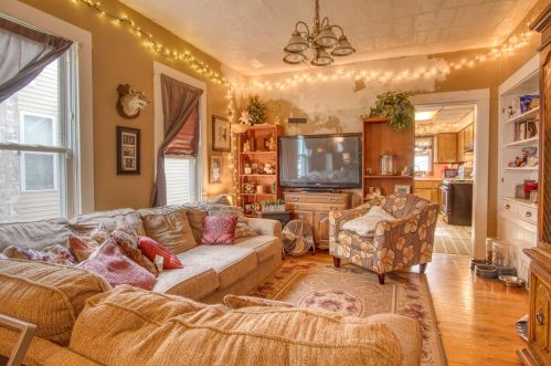 947 Fremont Ave, Grand Rapids MI 49504-4367 exterior