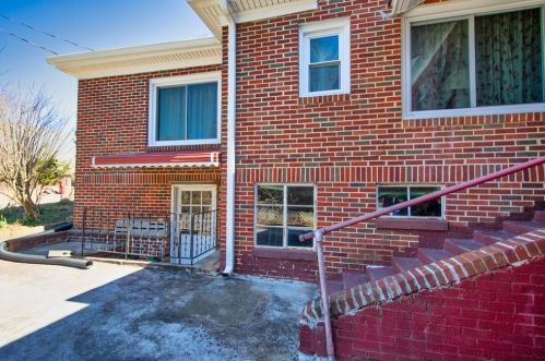 908 Atlanta Hwy, Gainesville GA 30501-6304 exterior