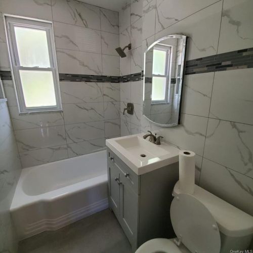 2887 Dewitt Pl, Bronx, NY 10469-5501