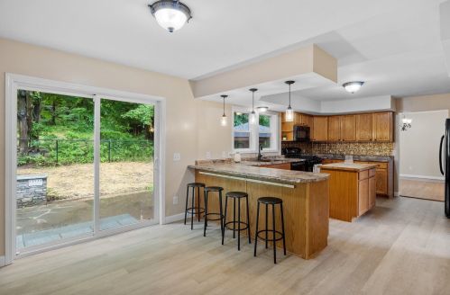 465 Josiah Bartlett Rd, Concord NH 03301-5919 exterior