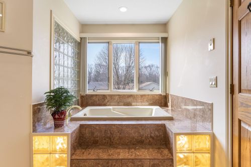 1061 Robinhood Dr, Meskegon MI  49445-2075 exterior