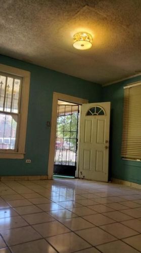 919 Glasgow Dr, Dallas TX  75223-1416 exterior