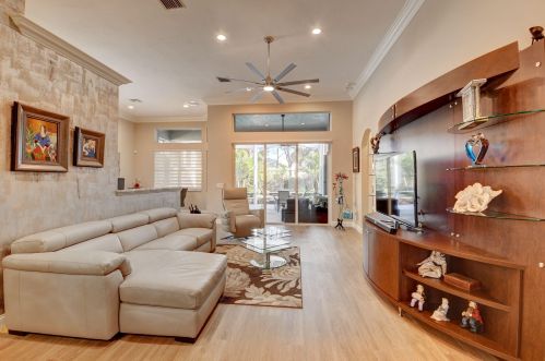 10144 Armani Dr, Boynton Beach FL 33437-3742 exterior