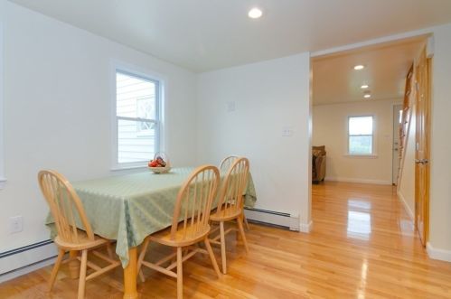 135 Bridge St, Newton MA 02458-1105 exterior