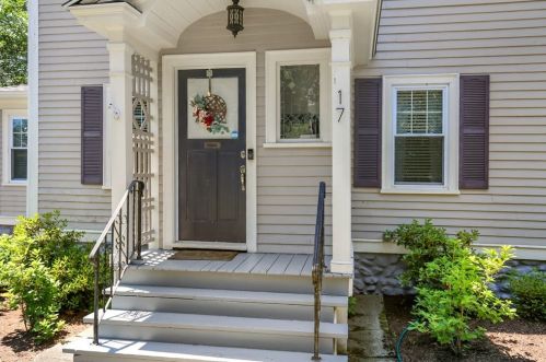 17 Longfellow Rd, Worcester, MA 01602-2715