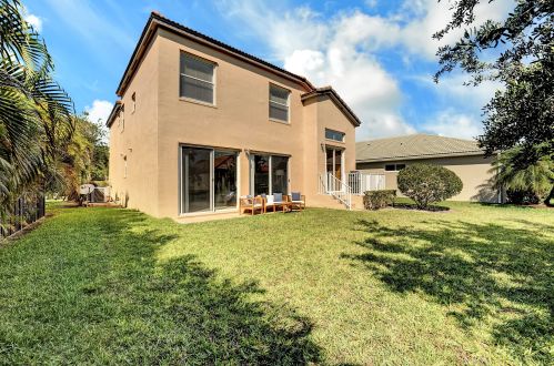 11753 Bennington Cir, Fort Pierce FL  34987-2717 exterior