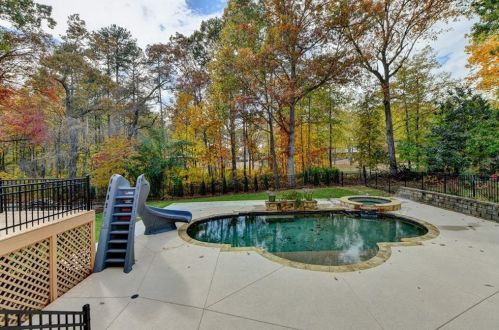 1311 Bridgewater Walk, Lithonia GA  30078-2086 exterior