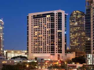 1900 Mckinney Ave, Dallas TX  75201-1702 exterior