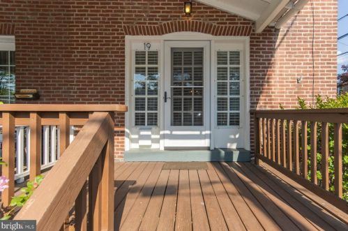 19 Manchester Ave, Media, PA 19063-3510