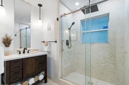 2549 Ter, Naples FL 34104-4322 exterior