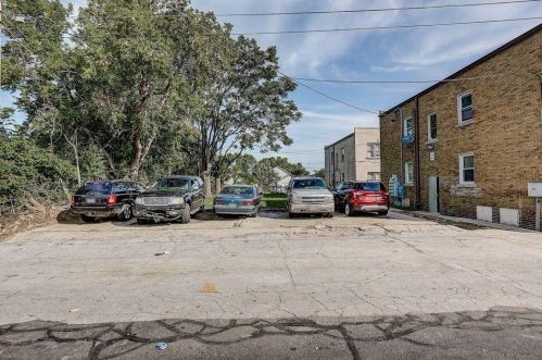 1421 21st St, Milwaukee WI  53204-2611 exterior