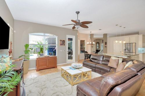 15410 Heathridge Dr, Tampa FL 33625-1638 exterior