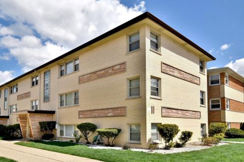 6847 Olmsted Ave, Chicago IL 60631-1267 exterior