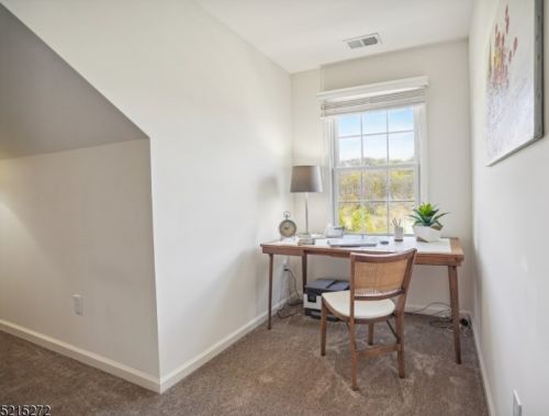 31 Baxter Ln, Town Center NJ 07052-1430 exterior