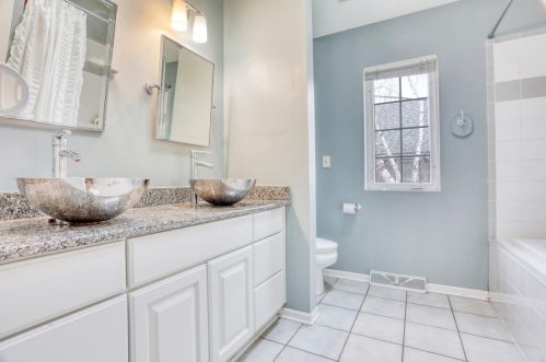 1741 Warren Ave, Milwaukee WI 53202-1616 exterior