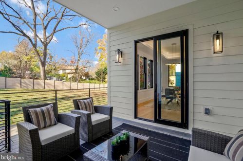 1520 Brookhaven Dr, Mc Lean VA  22101-4127 exterior