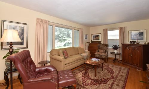 5350 Navajo Ave, Milwaukee, WI 53217-5035