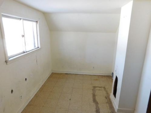 3617 46th St, Milwaukee, WI 53220-2128