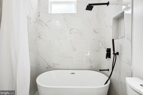 3005 11th St, Washington DC  20001-3905 exterior