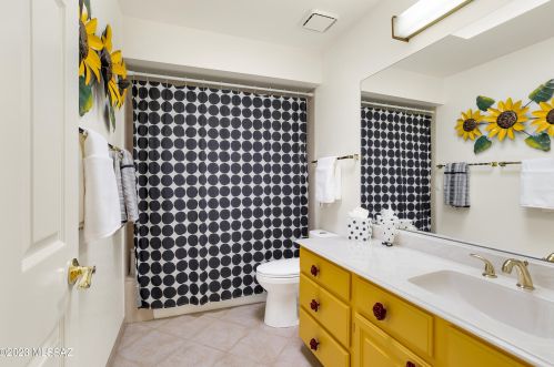 831 Camino Corrida, Tucson AZ 85704-7651 exterior