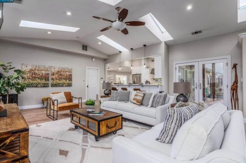 1954 Maybelle Dr, Concord, CA 94523-2708