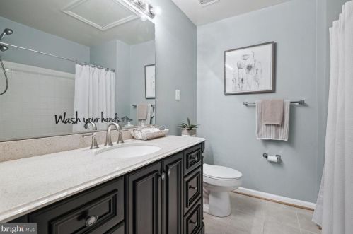 10417 Heathside Way, Rockville MD 20854-6344 exterior