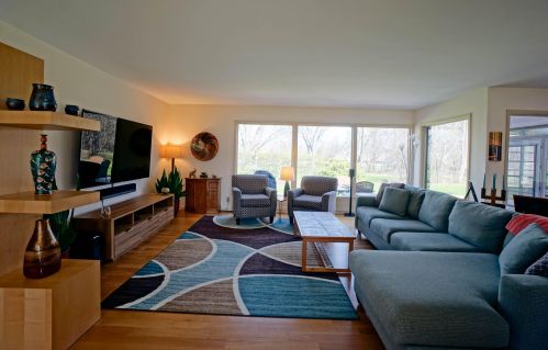 9355 Thrush Ln, Milwaukee WI 53217-1375 exterior