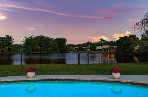 21176 Escondido Way, Boca Raton FL  33433-2505 exterior