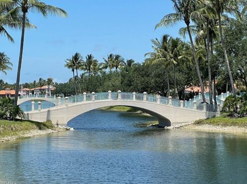 4569 Pasadena Ct, Naples FL 34109-1359 exterior