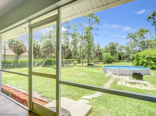 121 29 St, Naples FL 34117-4240 exterior