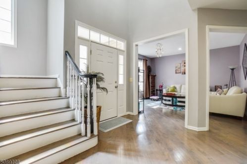 18 Whalen Ct, Town Center, NJ 07052-3679