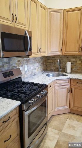 620 Plum Ter, Mahwah NJ  07430-3441 exterior