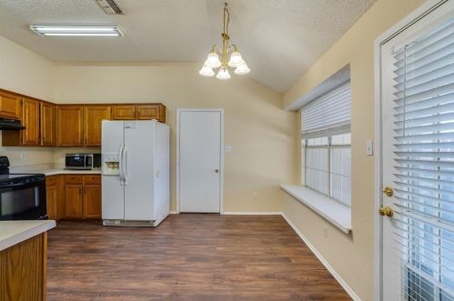 5804 Poole Dr, Frisco TX 75056-4467 exterior