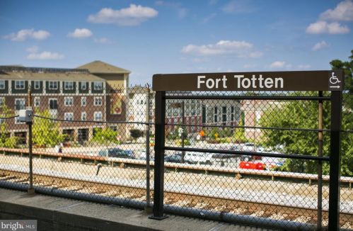 236 Farragut St, Washington DC  20011-4180 exterior