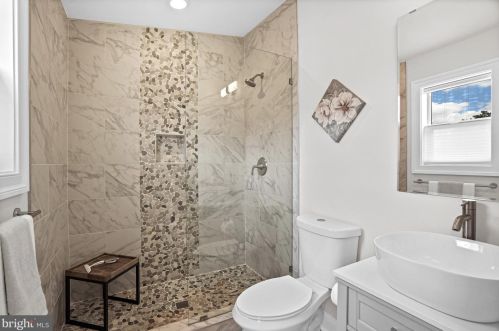 3210 Park Pl, Washington DC  20010-2529 exterior