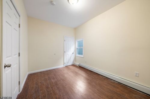 19 Montrose Ter, Irvington NJ  07111-3821 exterior