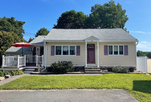 2 Weybossett St, Methuen, MA 01844-1532