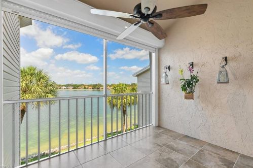 2651 Citrus Lake Dr, Naples FL 34109-7662 exterior