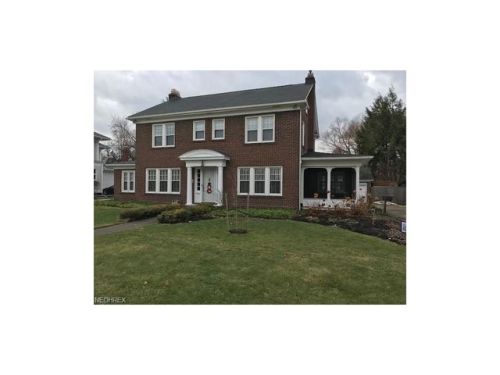 318 23rd St, Canton, OH 44709-3904