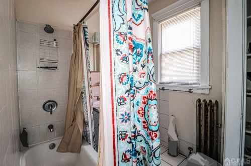 239 Hamilton St, New Brunswick NJ 08901-2205 exterior