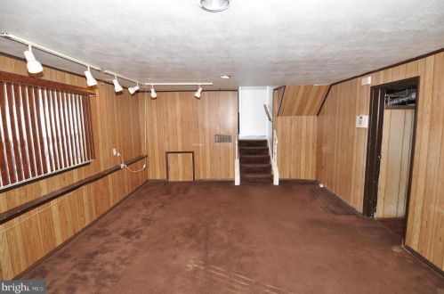 1169 Lower Fry Rd, Trenton NJ 08618-1828 exterior