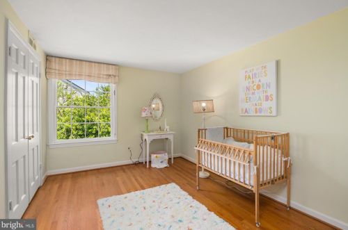 10017 Carmelita Dr, Rockville MD 20854-4247 exterior